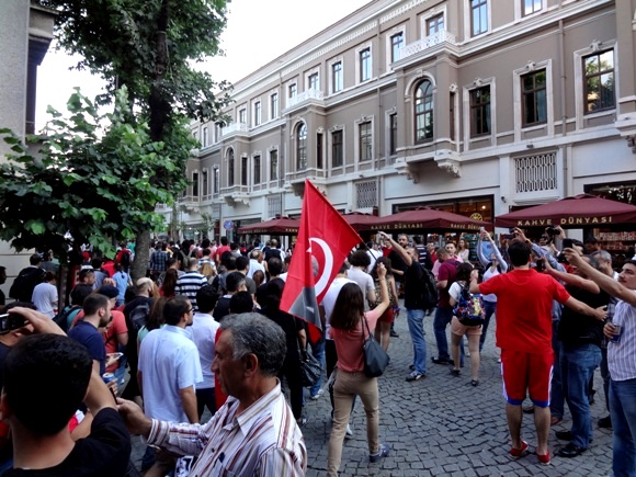 Gezi_Parki_protestolari; Akaretler; 8_Haziran_2013