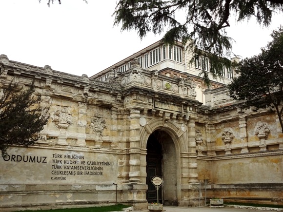 Kucuk_Mabeyn_Kosku_nun_Kis_Bahcesi_Nisan_2014_Yildiz_Sarayi_Istanbul_fotograflari_Istanbul_daki_muzeler