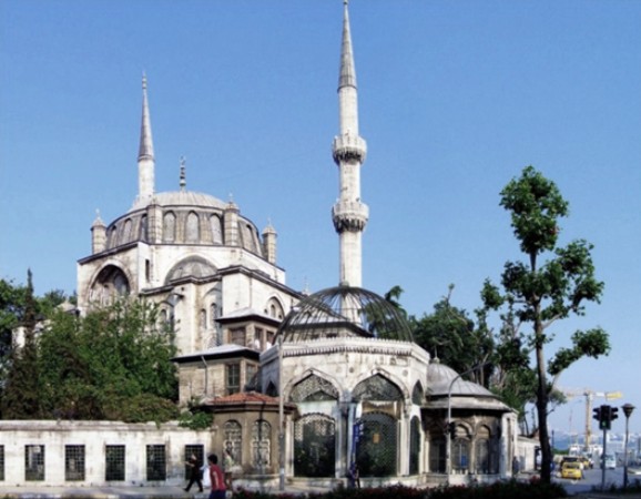 valide_i_cedid_camii_uskudar